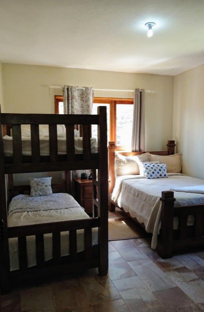 casas vacacionales y villas - Hermosa Villa en Jarabacoa Renta Vacacional 6 Habitaciónes Capacidad para 13 per