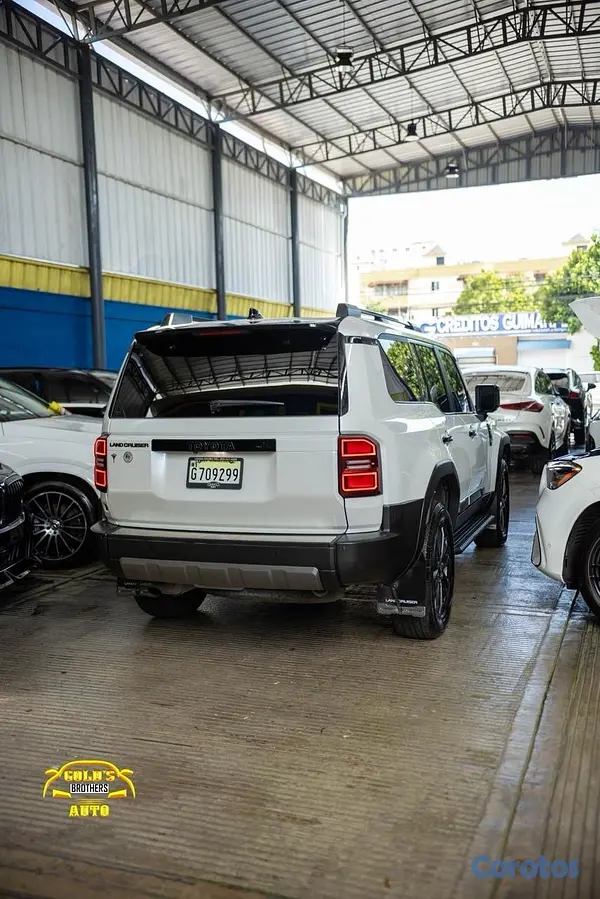 jeepetas y camionetas - Toyota Land Cruiser Prado Adventure 2025 6