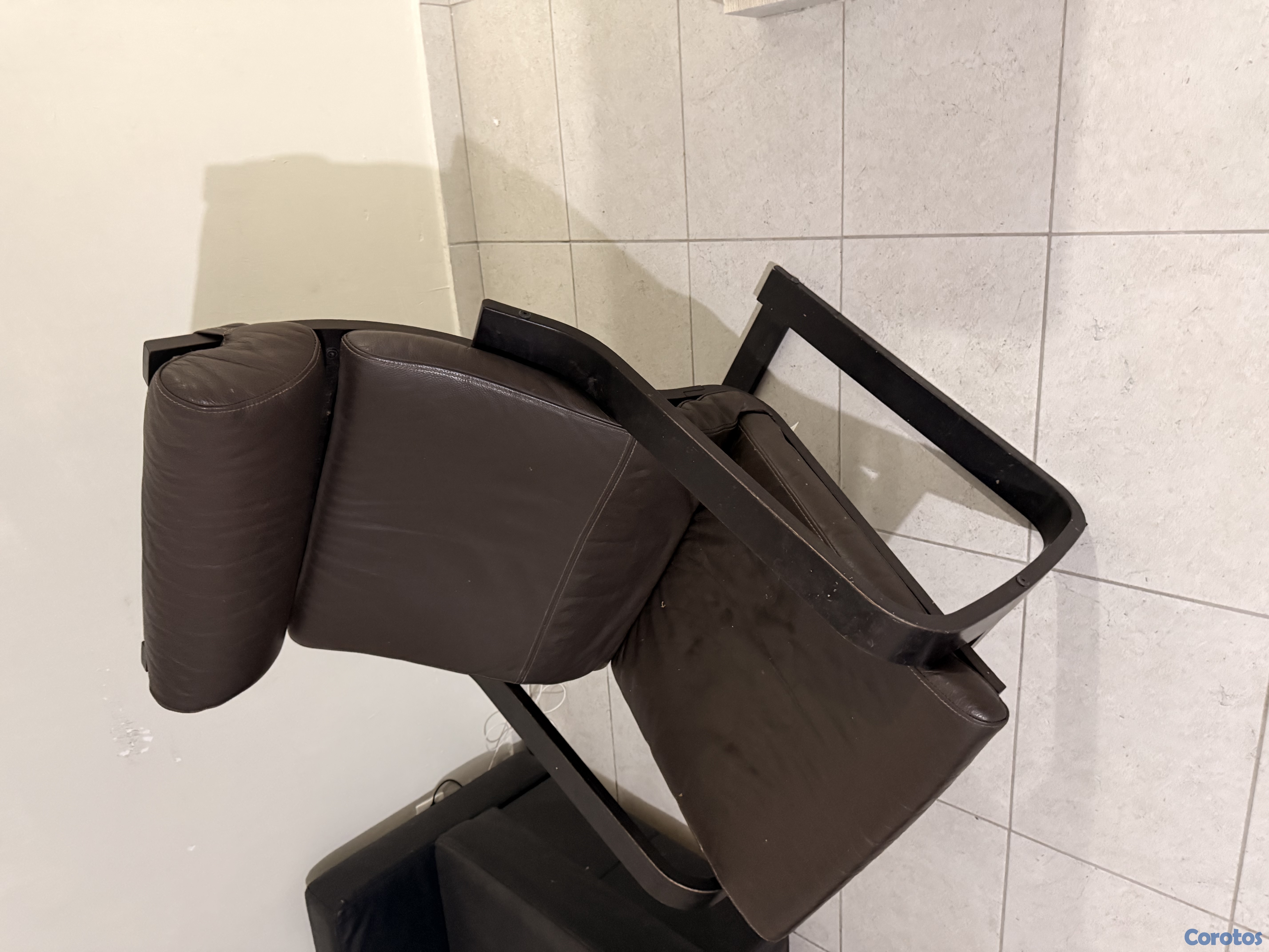 muebles y colchones - Sillon (silla) mecedora de Ikea de piel Marrón 4