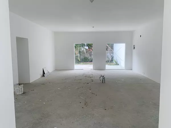 oficinas y locales comerciales - Alquiler local céntrico en arroyo hondo 5