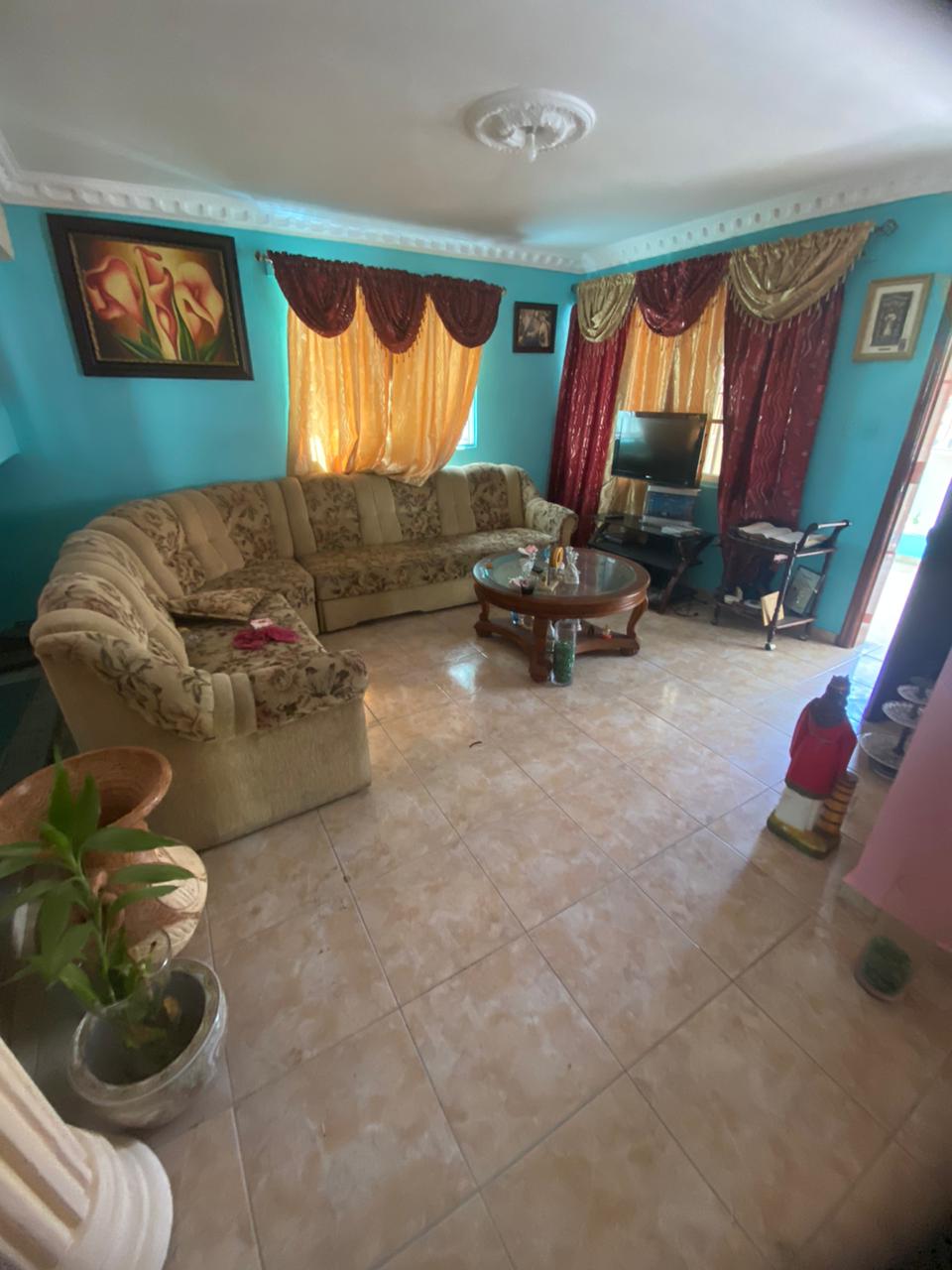 casas - Casa en el sector de vista hermosa Santo Domingo este 6