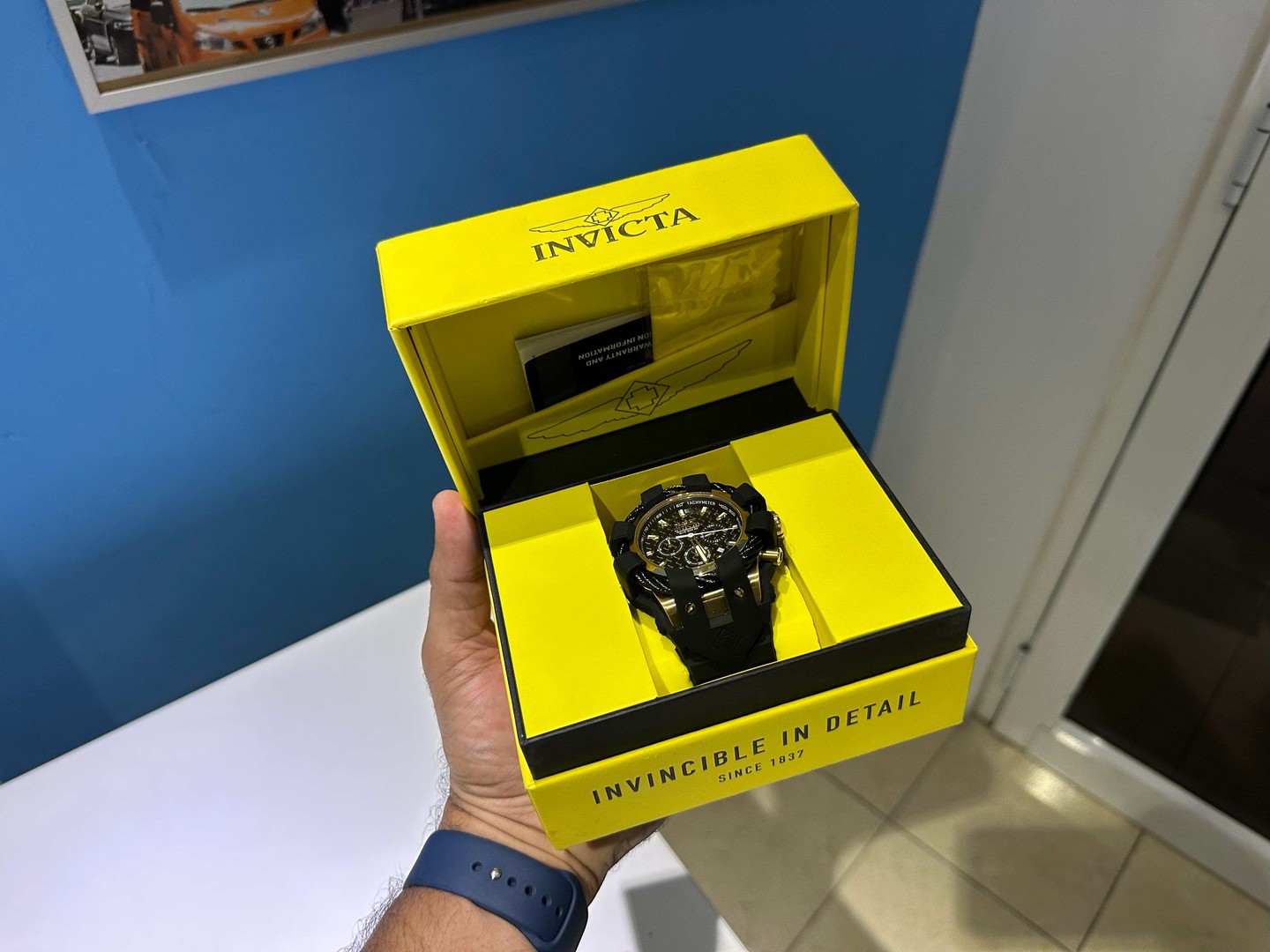 celulares y tabletas - Vendo Reloj Invicta Bolt como nuevo en su caja, original RD$ 5,700 NEG
