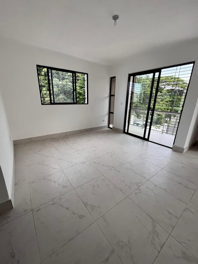 apartamentos - Apartamento en Venta 2do Nivel en Reparto Universitario  6
