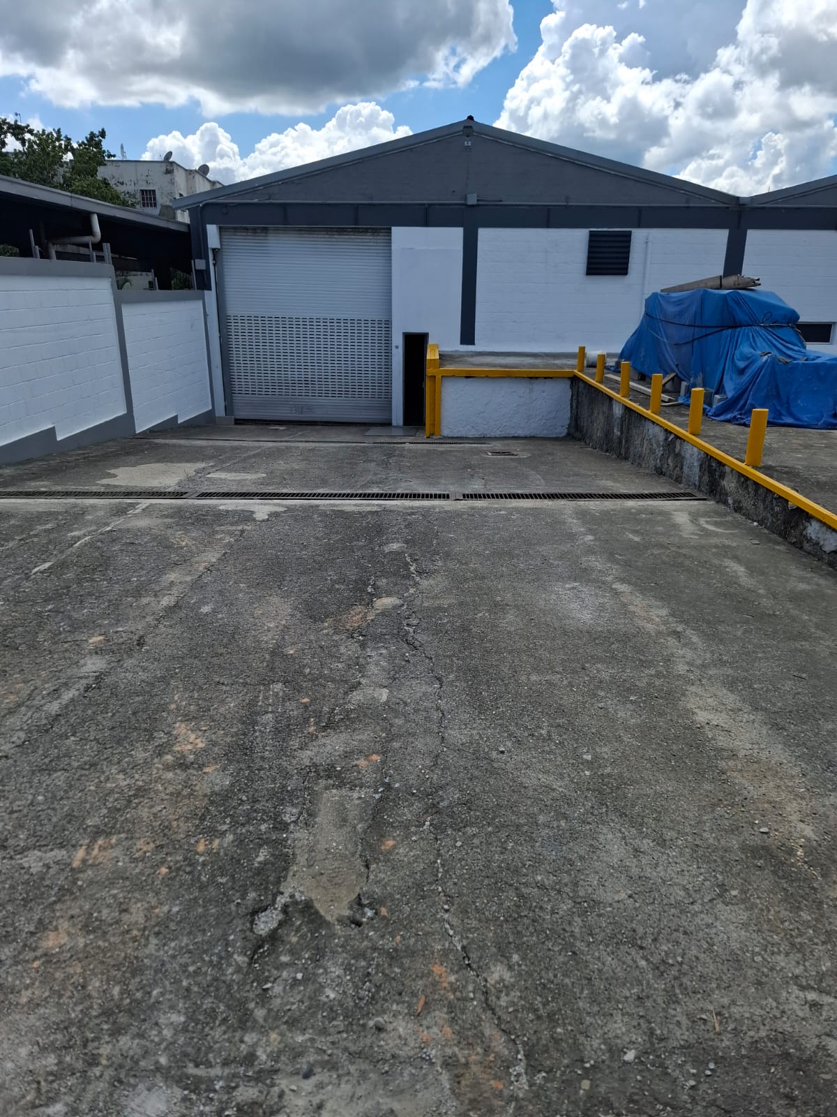 oficinas y locales comerciales - Alquilo Nave 2,200 mts Aut. Duarte Km 11 9
