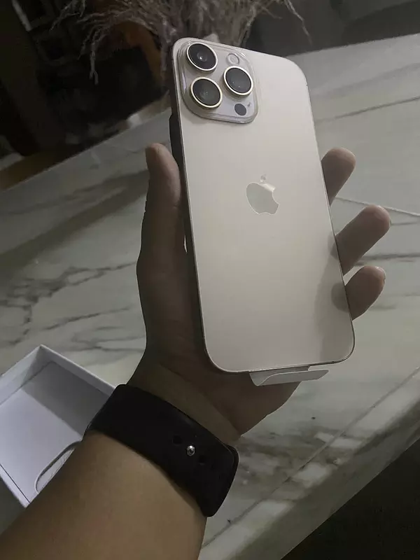 celulares y tabletas - iPhone 16 pro max 3