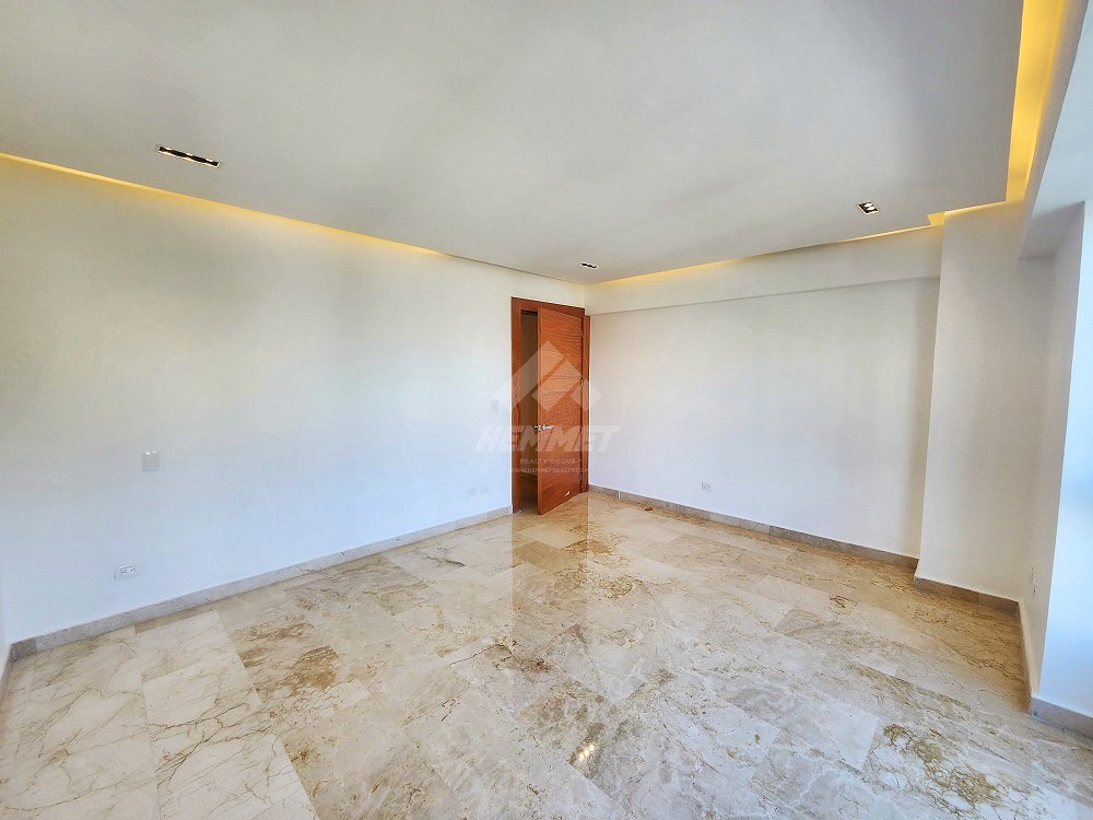 apartamentos - MODERNO APARTAMENTO ASCENSOR Y 4 PARQUEOS SOTERRADOS LA ESMERALDA STGO. 5