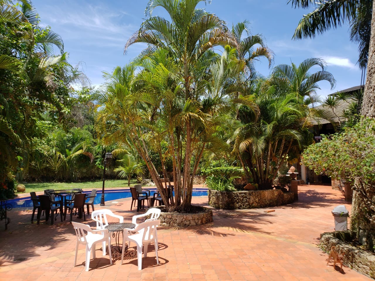 casas vacacionales y villas - Villa con Piscina en Boca Chica  7