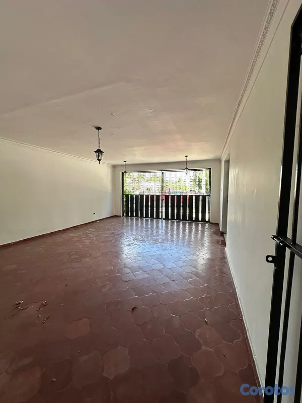 oficinas y locales comerciales - Casa Comercial en el Reparto Oquet, Los Jardines 10