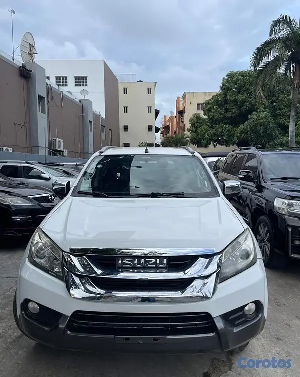 jeepetas y camionetas - ISUZU MUX 2015 3