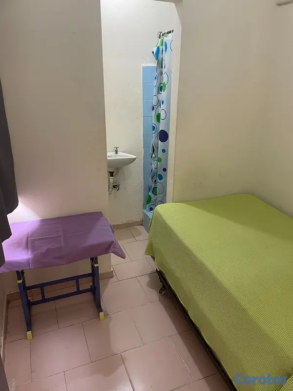 apartamentos - Habitación independiente. Entrada privada. Solo sexo masculino 2