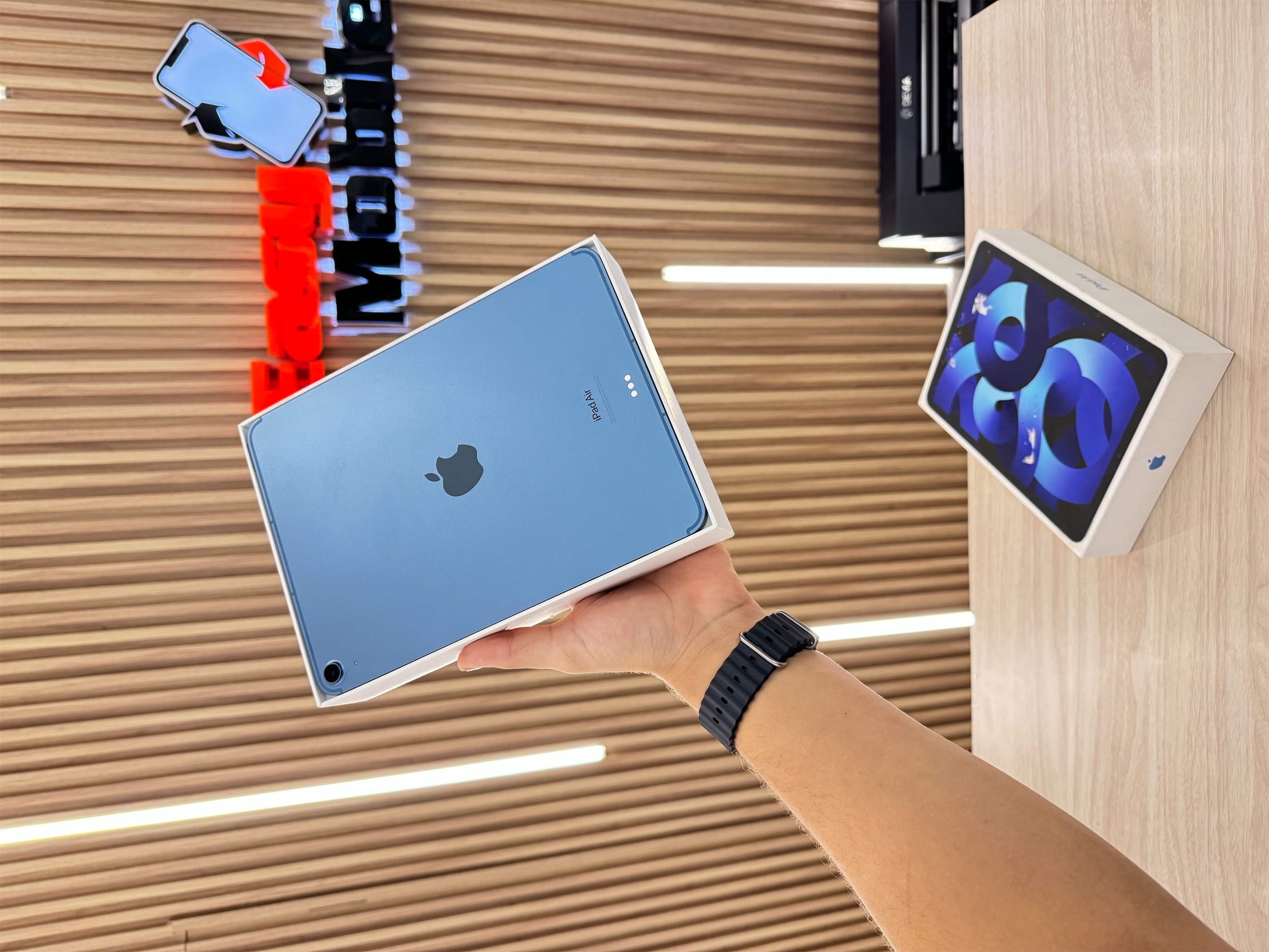 celulares y tabletas - iPAD AIR 5TA GEN WIFI+CELL 64GB BLUE