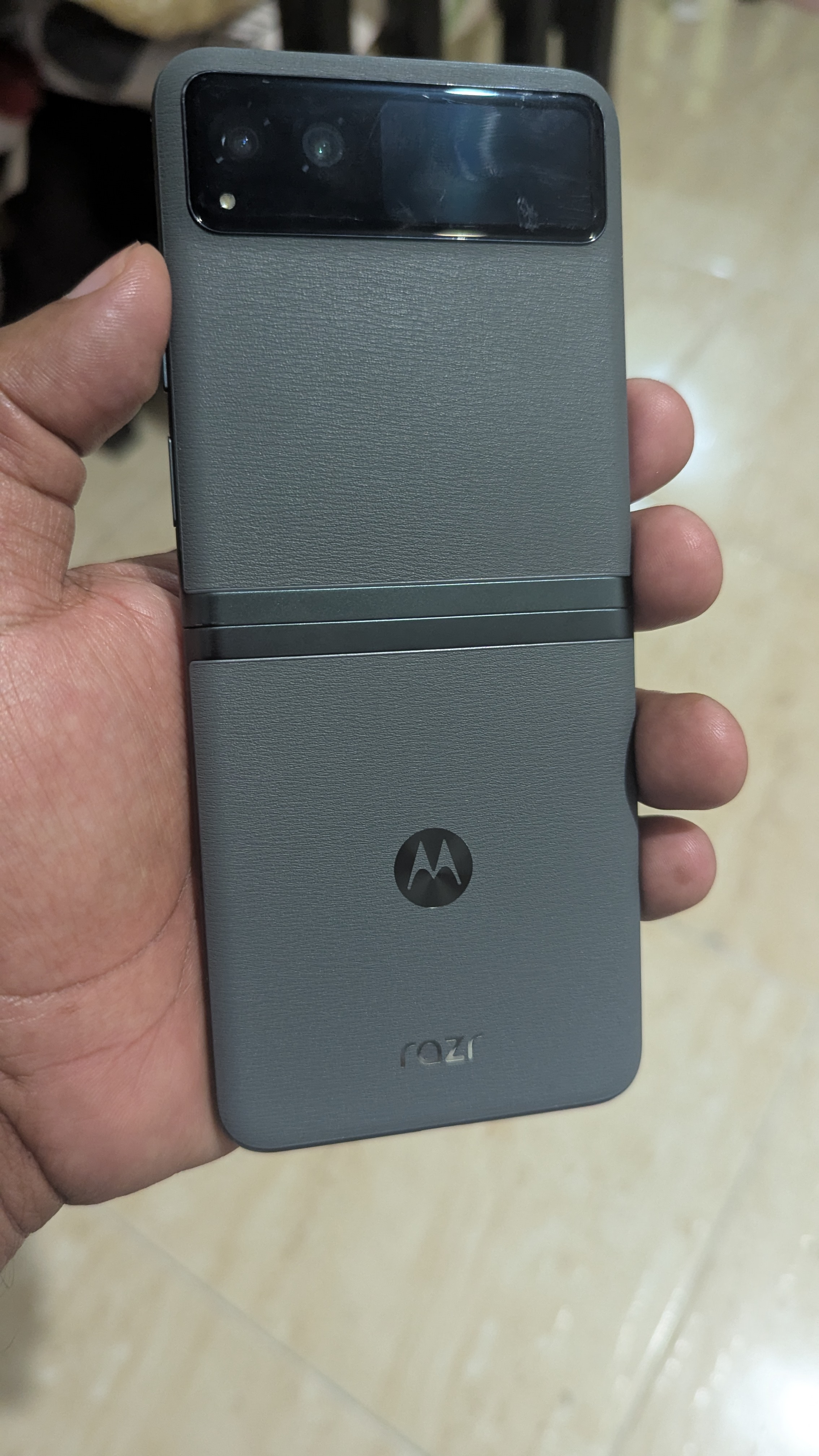 celulares y tabletas - Motorola Razr 40  1