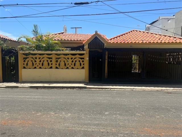 casas - Venta de casa de un nivel en la autopista de san Isidro prado oriental