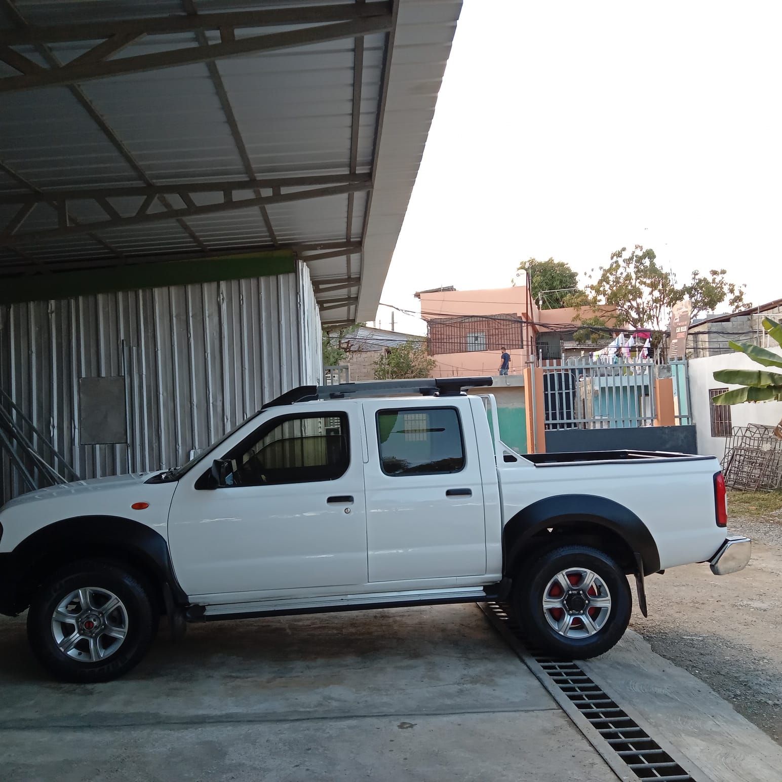jeepetas y camionetas - Nissan frontier 2013 4