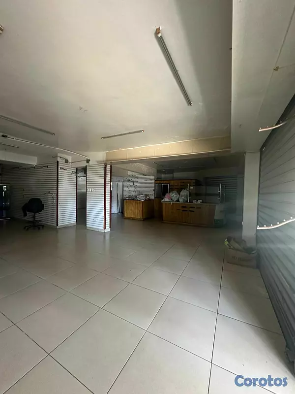 oficinas y locales comerciales - Rento local comercial en Gazcue  8