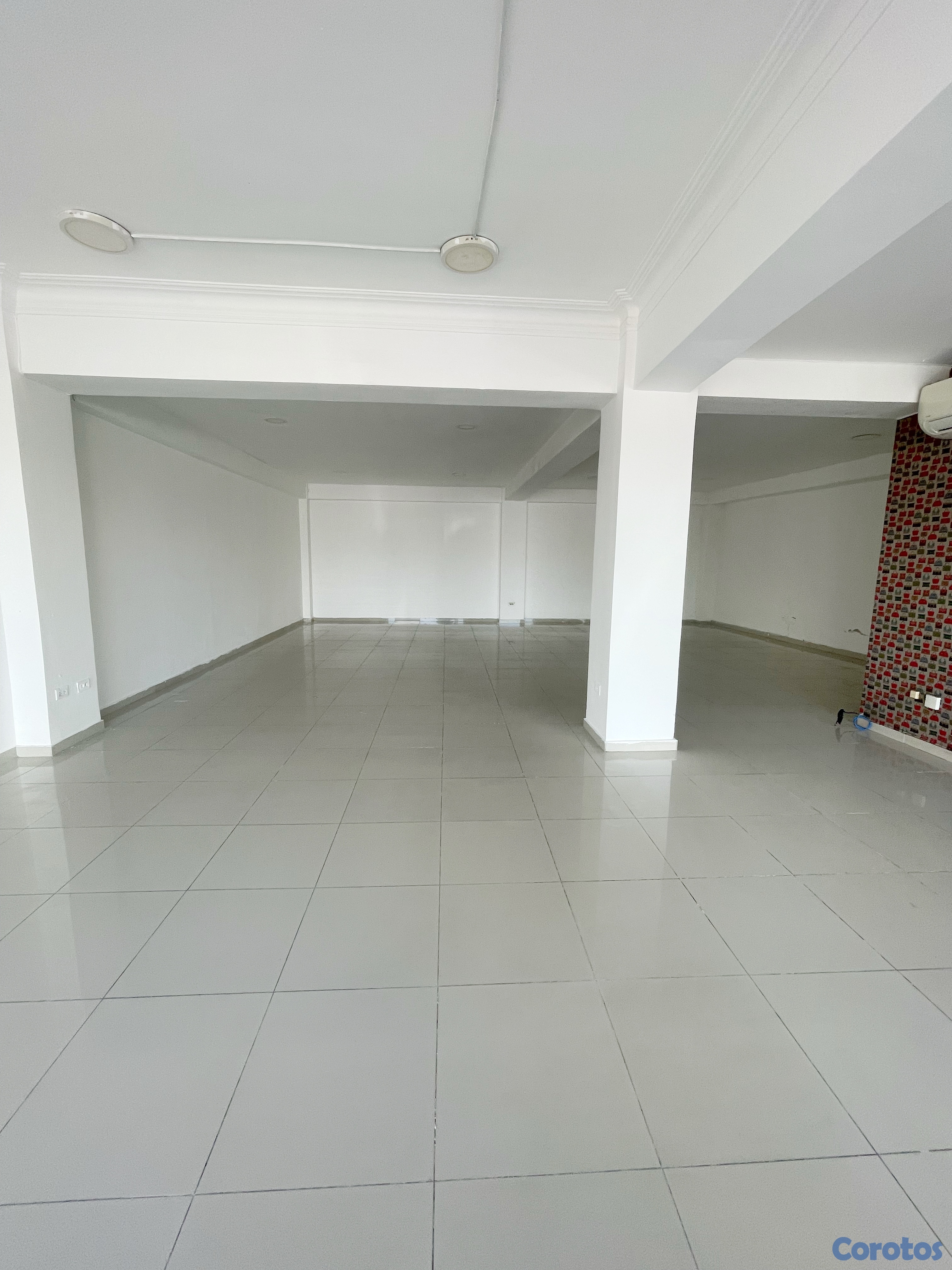 oficinas y locales comerciales - Alquiler local en primer nivel Bella vista  2