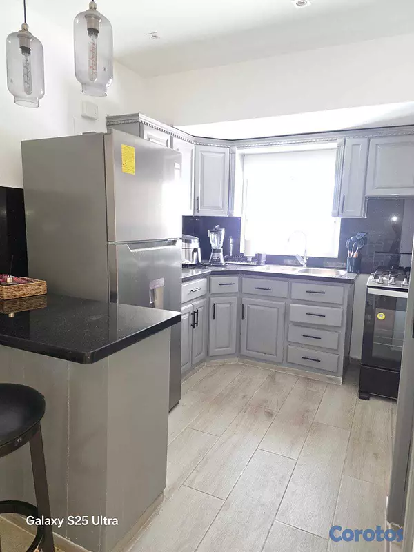 apartamentos - URBANIZACION REAL Apto. Clásico remodelado en nivel alto, excelente Distribución 3