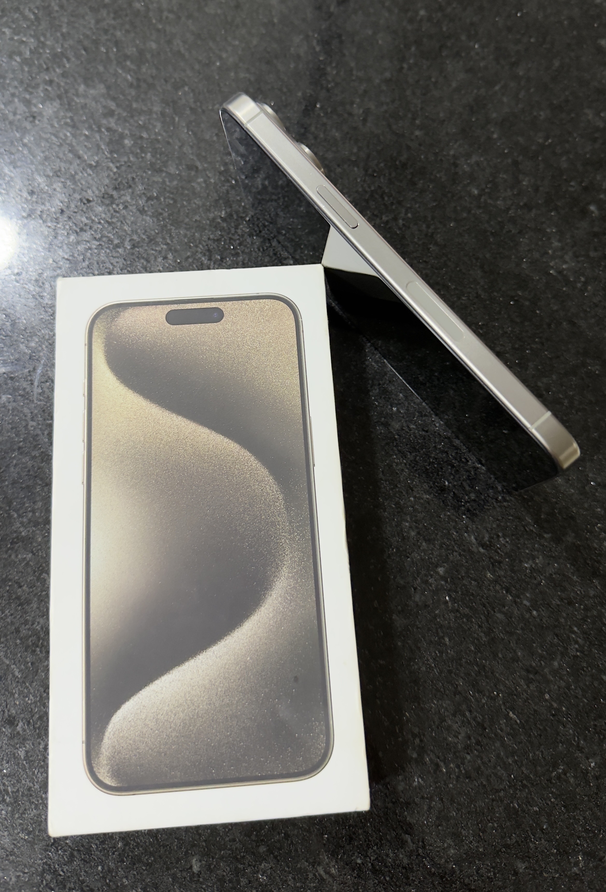 celulares y tabletas - iPhone 15 pro max Capacidad de 1T. color titanium, desbloqueado de fábrica.  3