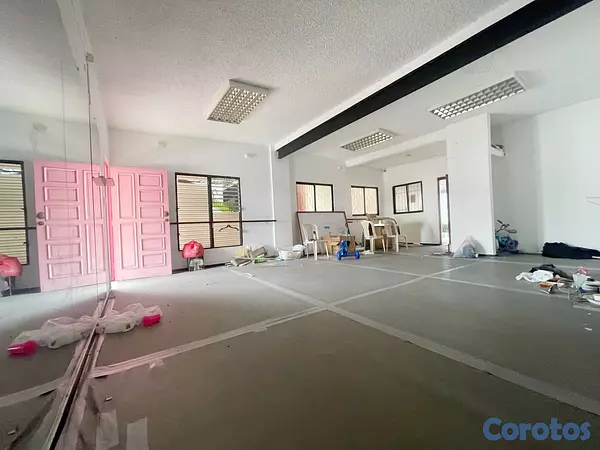 casas - Propiedad comercial en los Prados  7