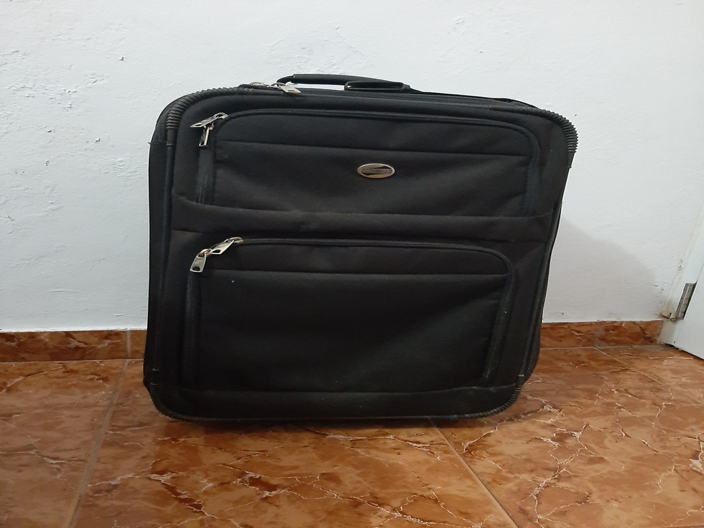carteras y maletas - maleta negra