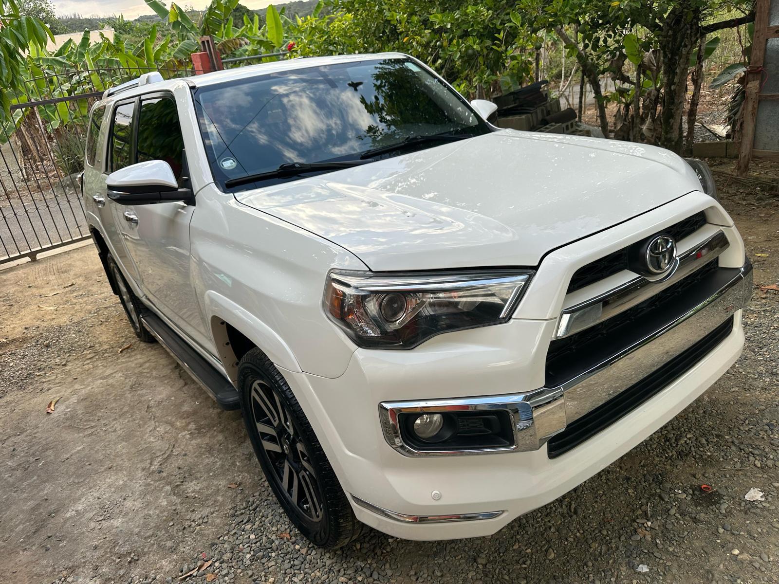 jeepetas y camionetas - Toyota 4runner sr5 2017 6