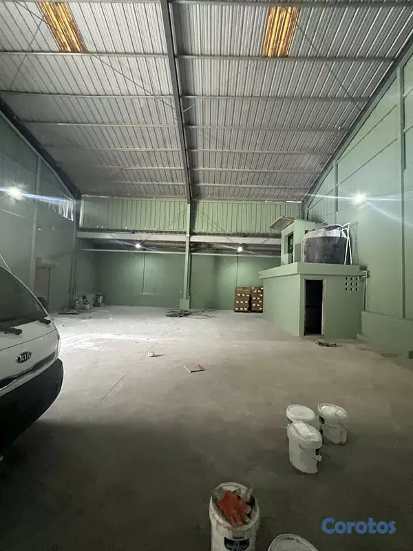 oficinas y locales comerciales - Nave Industrial en la Autpista Duarte km 14 Proxim 2