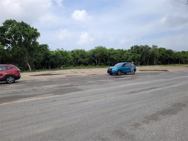 solares y terrenos - Excelente terreno en el cruce de caucedo en boca chica 3