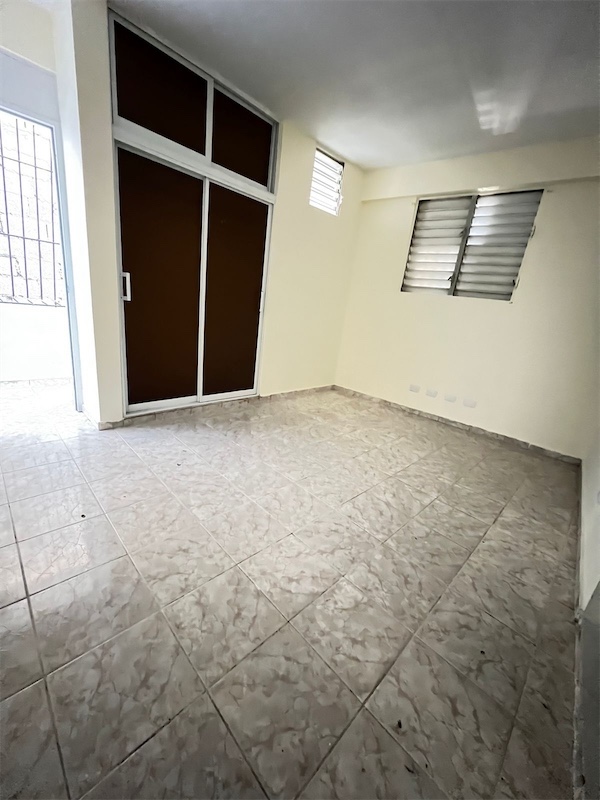 habitaciones y viviendas compartidas - Venta de Edifcio de 5 niveles en la Altagracia, Herrera.
Santo Domingo  4