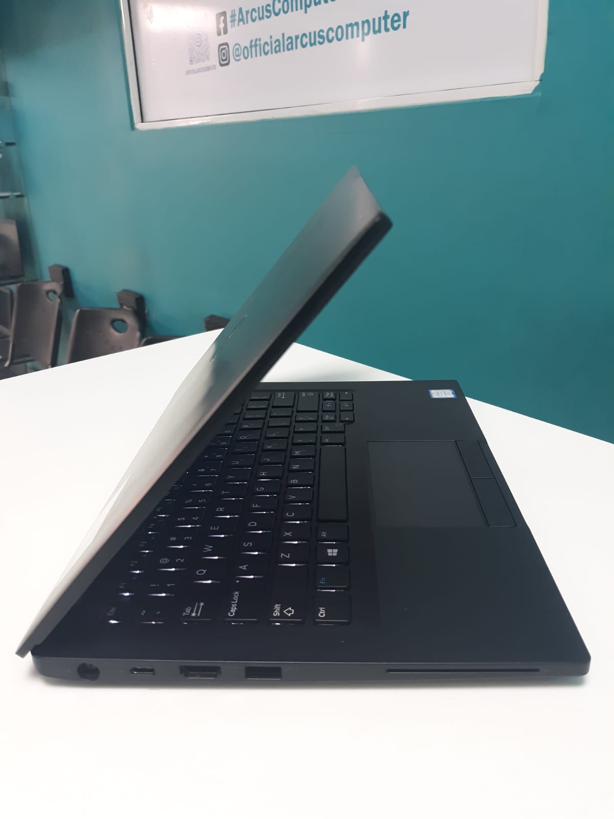 computadoras y laptops - Laptop, DELL Latitude 7290 / 8th Gen, Intel Core i