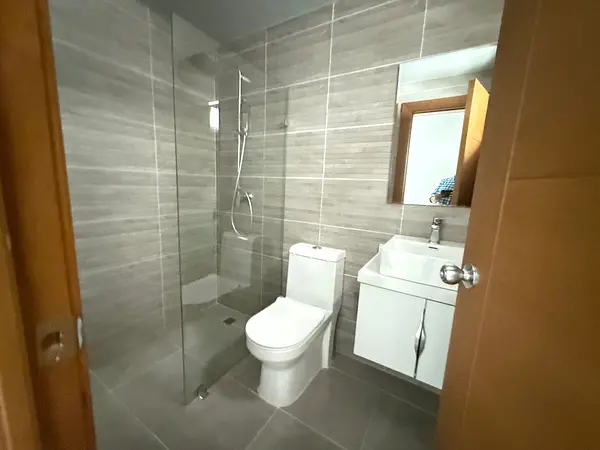 apartamentos - Apartamento  con terraza en Evaristo Morales 5