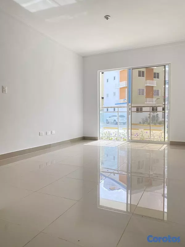 apartamentos - Venta de apartamento con patio en Aut. San isidro 2