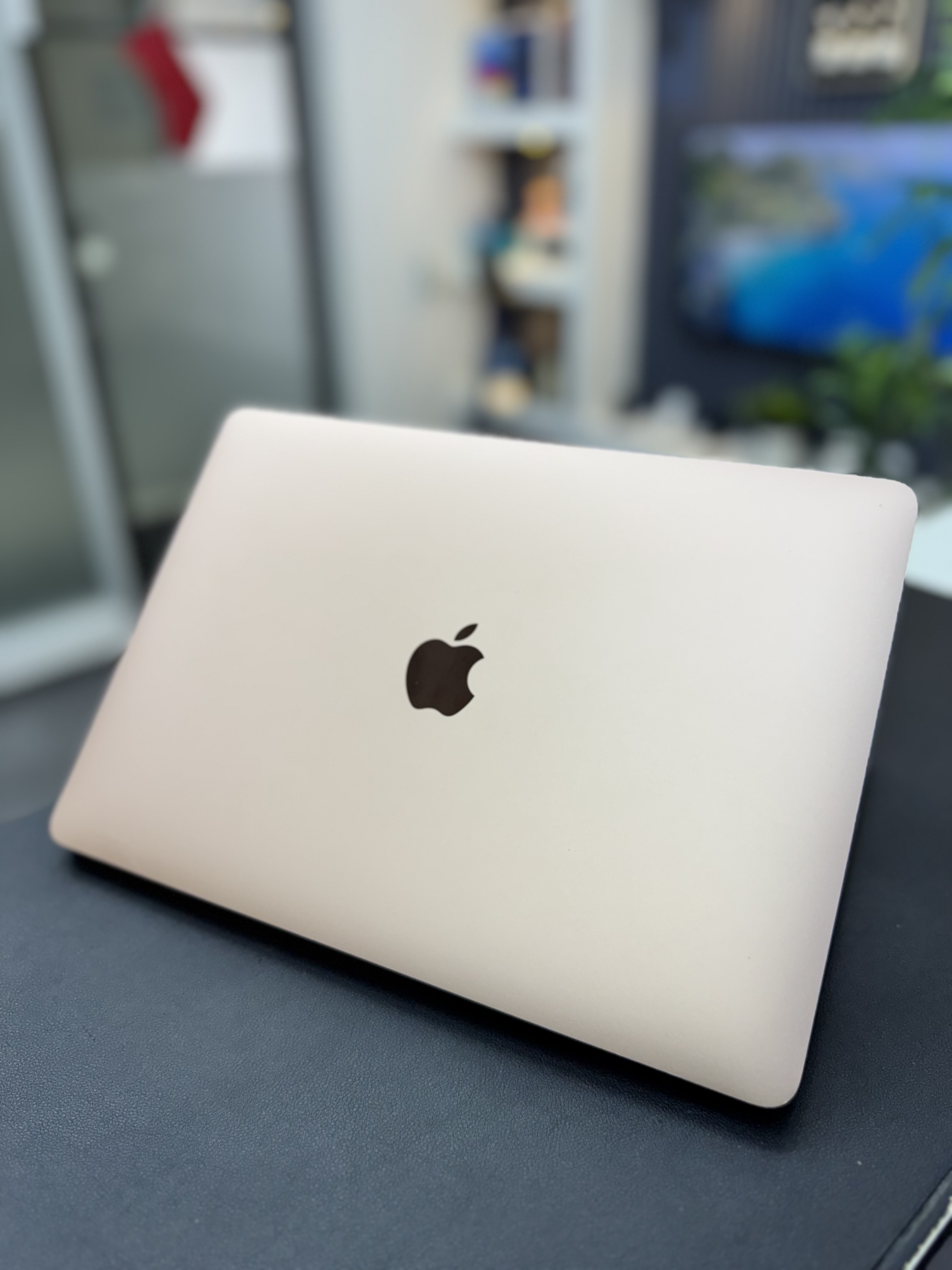 computadoras y laptops - MacBook Air 13 2020 M1 256GB SSD / 8GB RAM NITIDA
