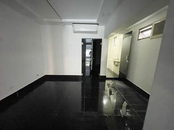 oficinas y locales comerciales - Local en Naco primer nivel  4