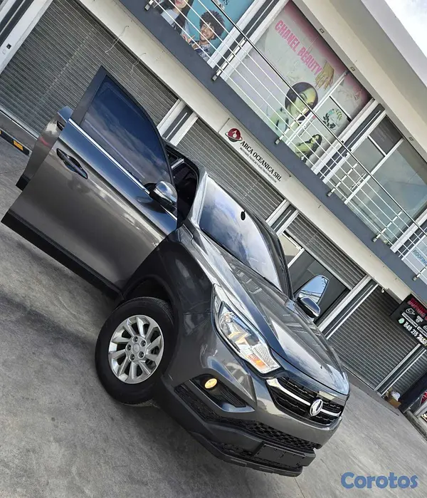 jeepetas y camionetas - KGM REXTON 2021 GRIS OSCURO DIESEL 16