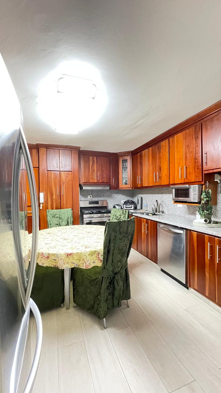 apartamentos - Apartamento en Gazcue primer Nivel  8