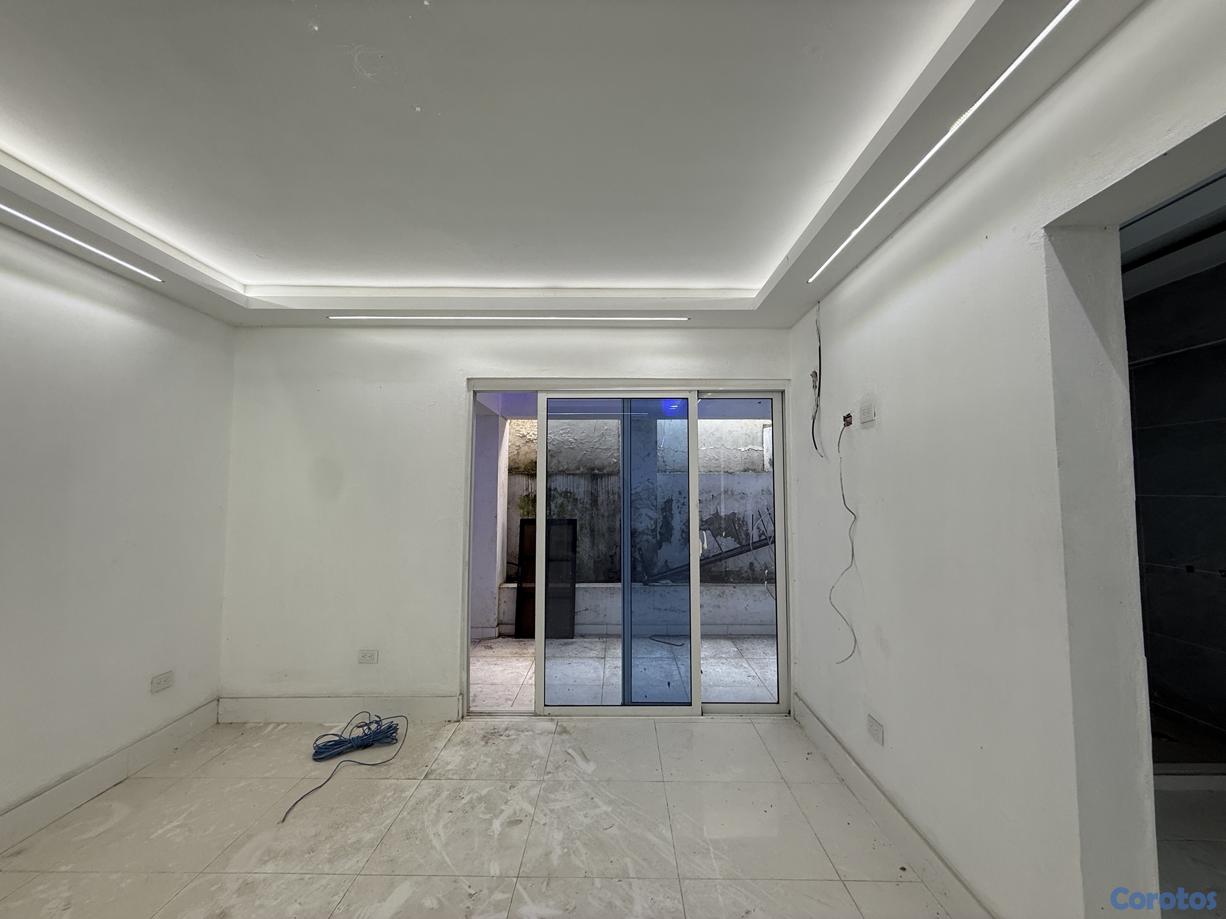 oficinas y locales comerciales - Local comercial en renta – Primer nivel, La Zurza, Santiago US 1,900 9