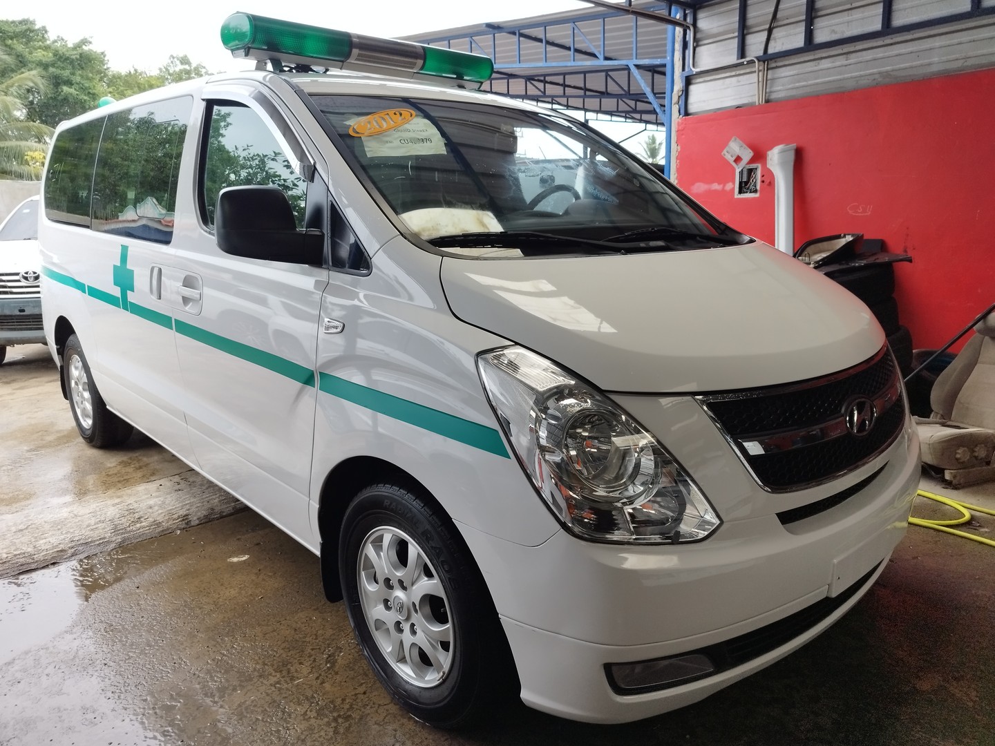 jeepetas y camionetas - Hyundai Starex Ambulancia 2013 50 Mil km Recién importada ✔️
