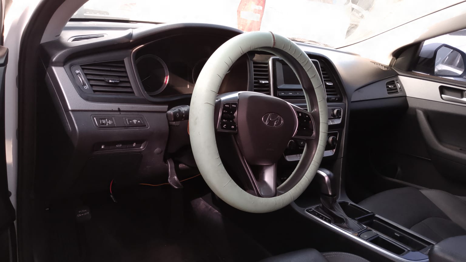 carros - HYUNDAI NEW RISE 2018 BLANCO DESDE: RD$760,100.00  4