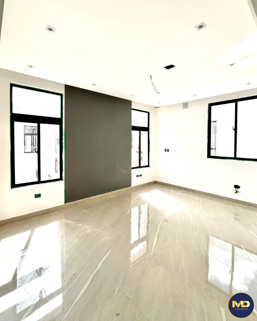 casas - Hermosa Villa con piscina y balcón ubicada en Los Pinos  6