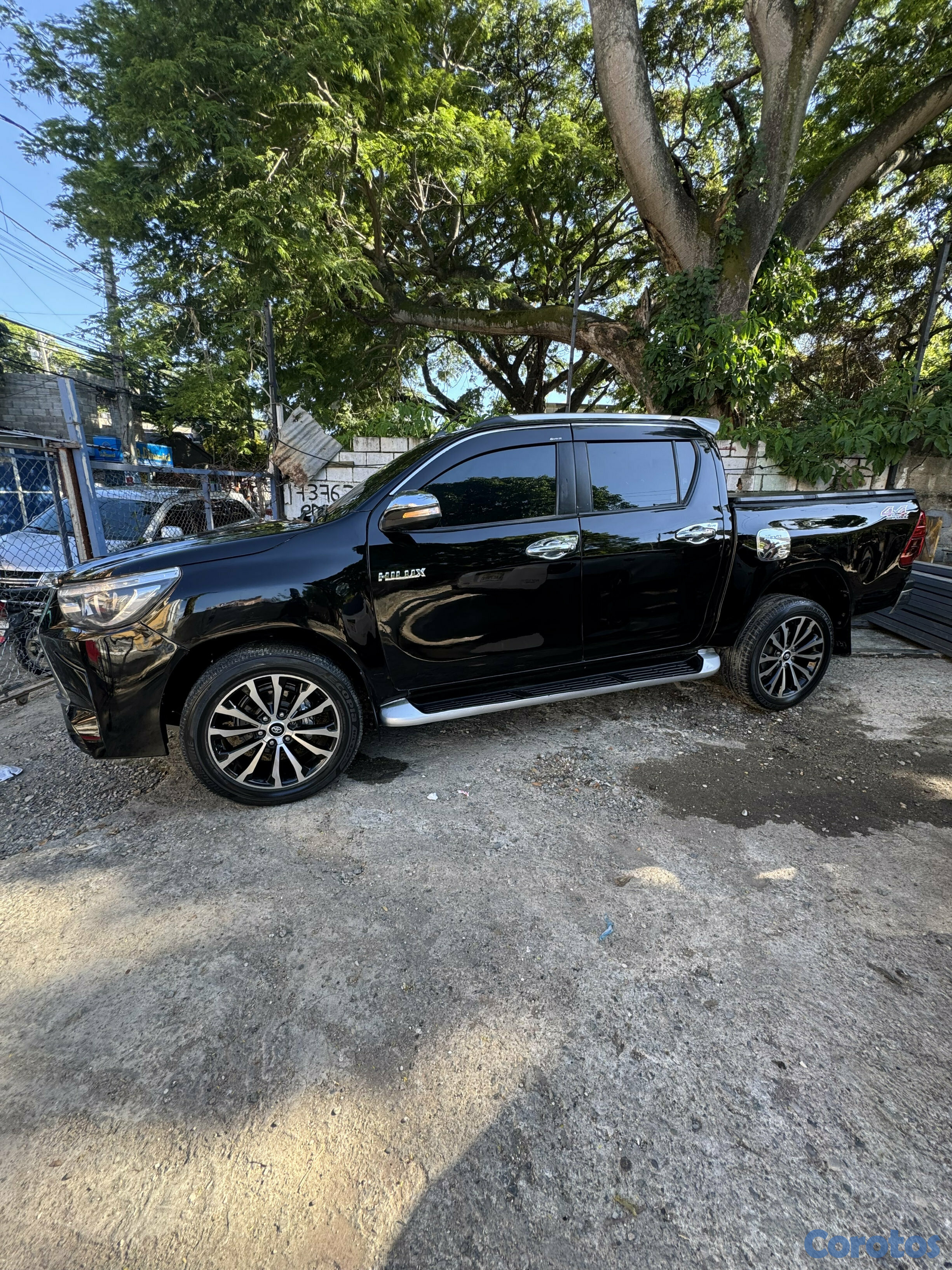 jeepetas y camionetas - Toyota hilux 2016 nueva  3