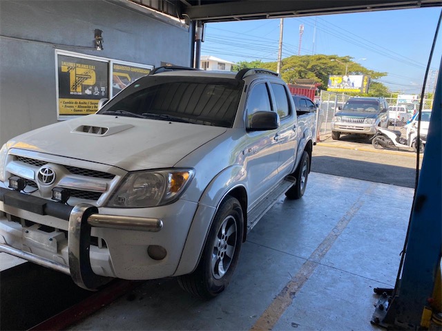 jeepetas y camionetas - Toyota Hilux Limited 2006