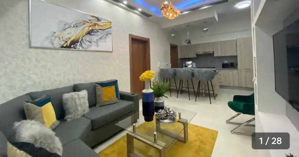 apartamentos - Se alquila apartamento amueblado en Evaristo Morales 0