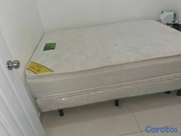 muebles y colchones - una cama de 60 doble pilowto marca de la reina 3
