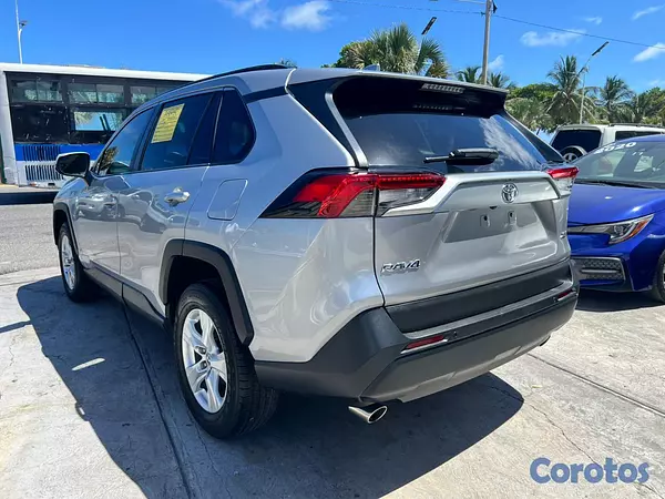 jeepetas y camionetas - Toyota Rav4 XLE 2020 10