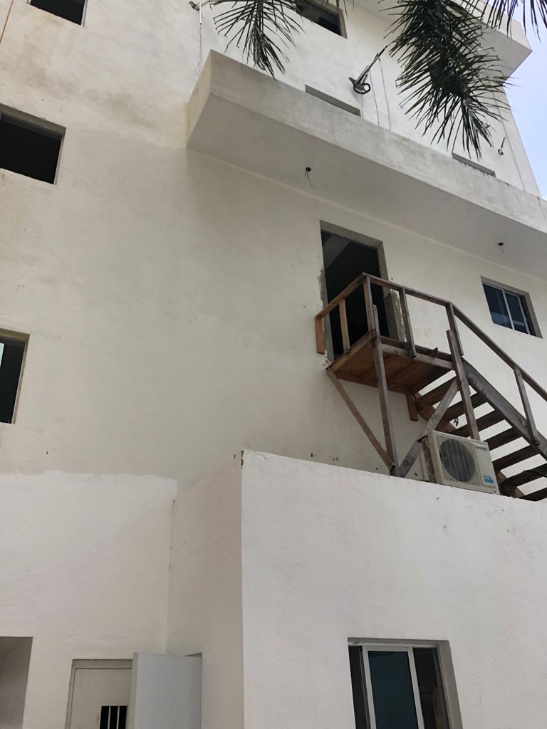 oficinas y locales comerciales - Edificio en los Cacicazgos Av. Enriquillo Remato 5