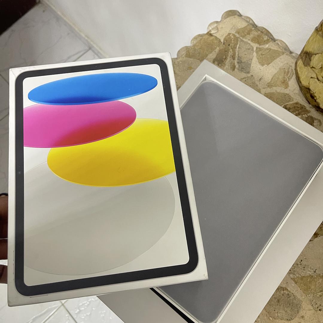 celulares y tabletas - iPad 10th generation de 64gb  0