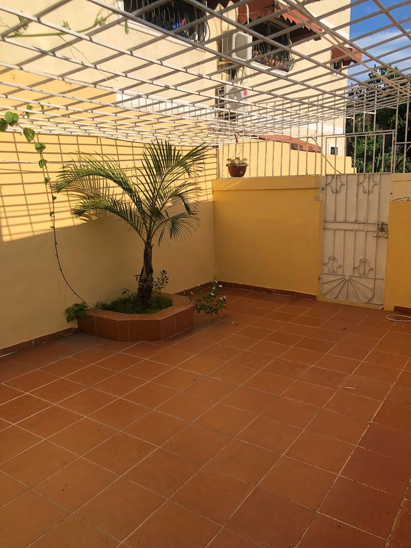 casas - Alquilo casa en República De Colombia
RD$60,000
Jardín
3 Habita 6