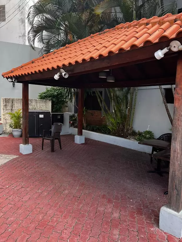 apartamentos - Se vende residéncial completo en Gazcue 
7 edificios
100 apartamentos
Piscina 
 6