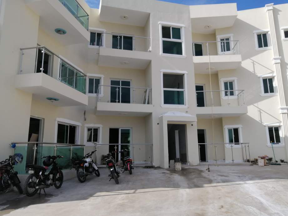 apartamentos - Edificio moderno de apartamentos a solo 4 minutos de la playa