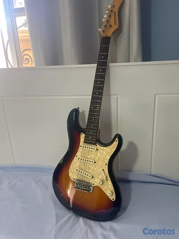 otros electronicos - Guitarra Eléctrica  6